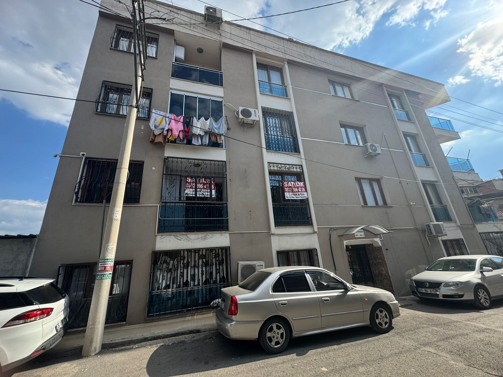 Konak Boğaziçi Mah. Satılık Kapalı Mutfak Ferah Kilerli 2+1Daire